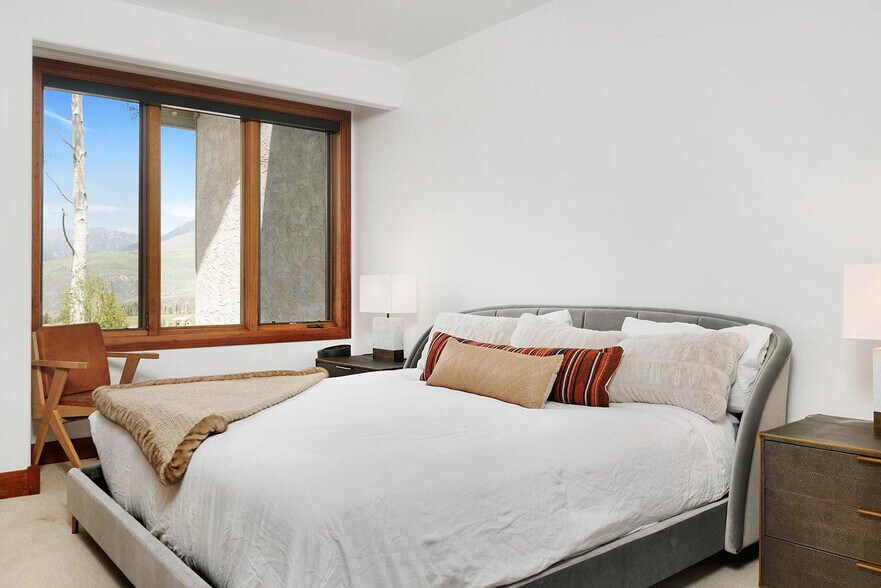 Building Photo - 100 Aspen Ridge Dr