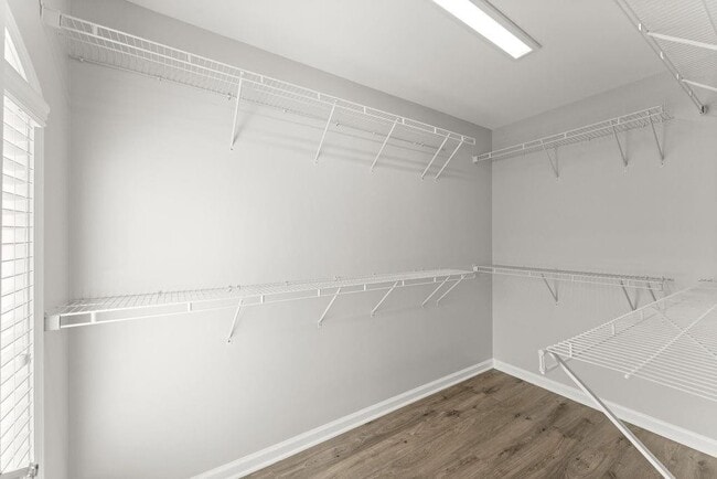 Building Photo - 2876 Overlook Way NE