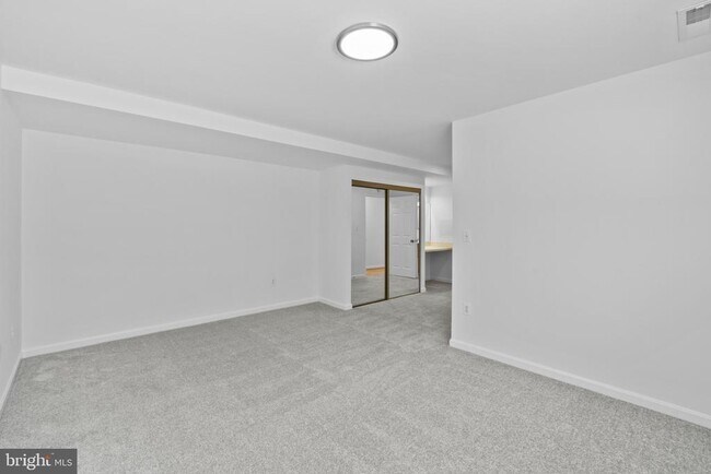 Building Photo - 13 Silverwood Cir