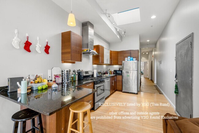 Building Photo - 1431 Tremont St