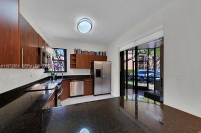 Building Photo - 15533 N Miami Lakeway