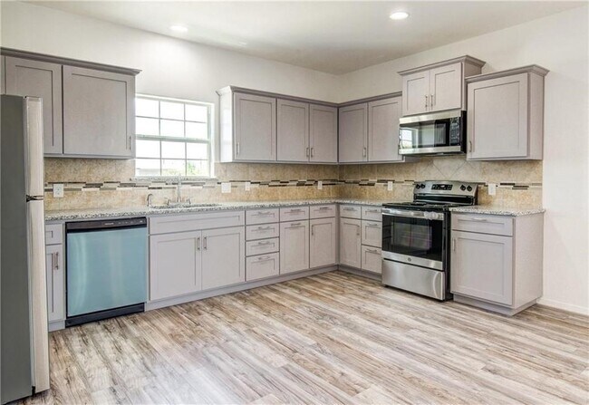 Building Photo - 141 Everest Cove