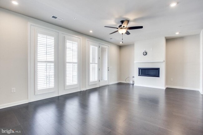 Building Photo - 7510 Sawyer Farm Wy