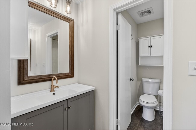 Building Photo - 7701 Baymeadows Cir W