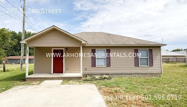 Primary Photo - 207 N 2nd St