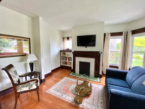 Building Photo - 1520 Maple Rd