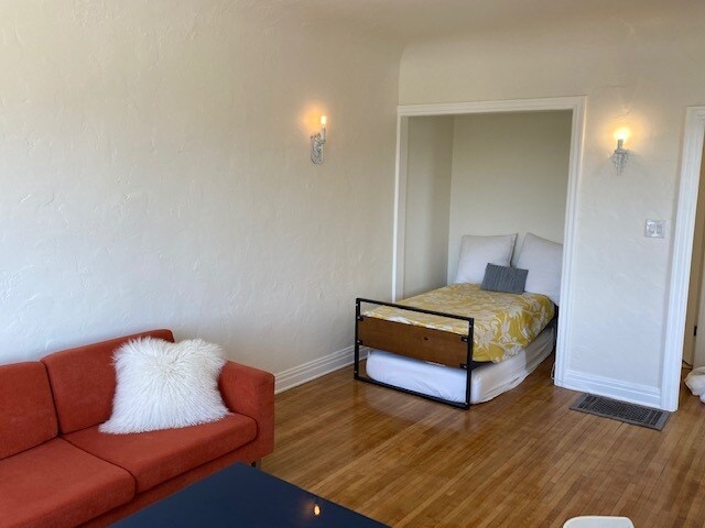 Building Photo - 2429 6th St