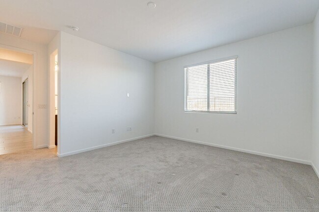 Building Photo - Pending/ Rented - New Mattamy Home!