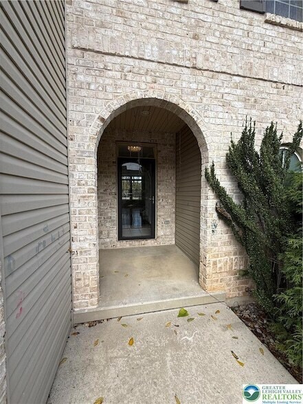 Building Photo - 4528 Bellflower Way