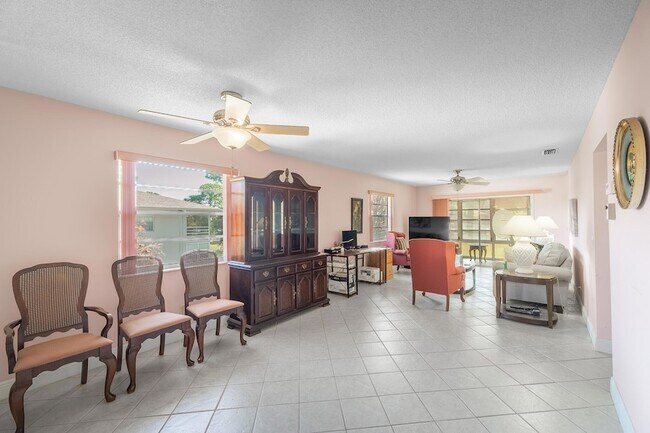 Building Photo - 33 Lake Vista Trail