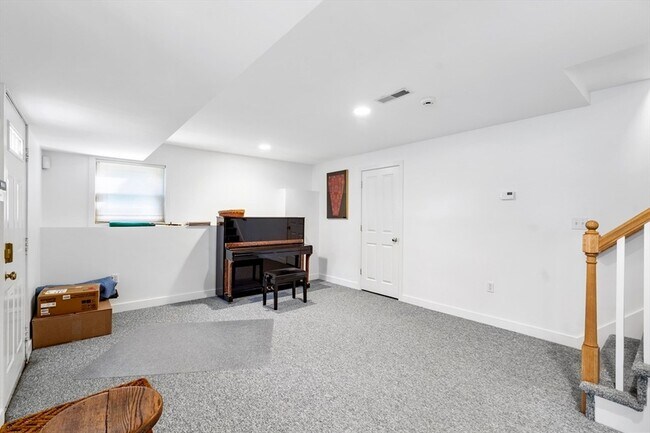 Building Photo - 31 Woodcliffe Rd