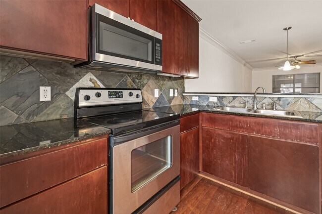 Building Photo - 1342 Rutland St