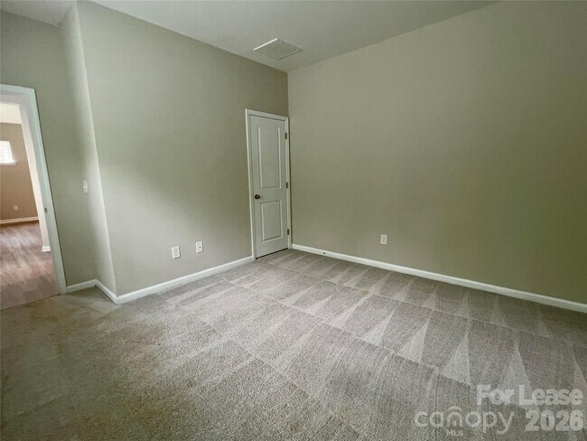 Building Photo - 601 Deep River Wy