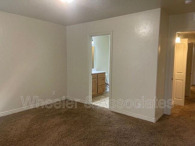 Building Photo - 378 S 2150 W