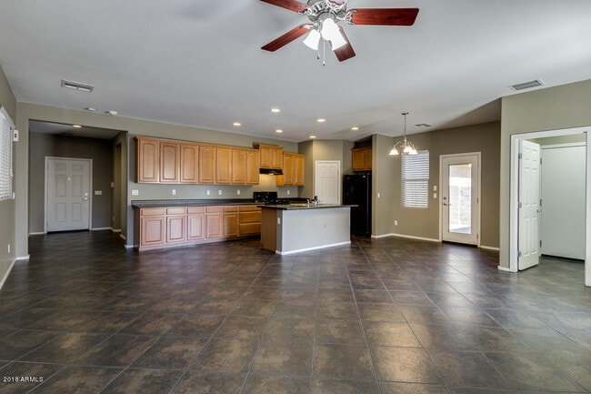 Building Photo - 7219 N 73rd Dr
