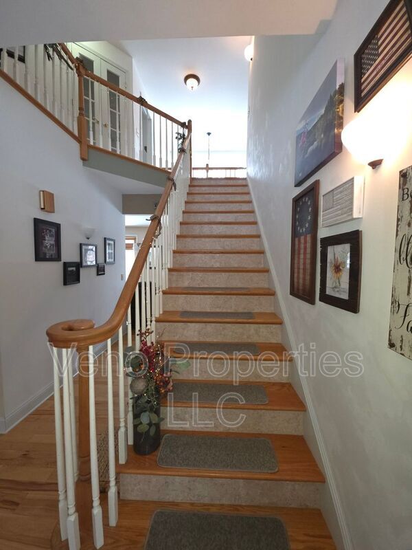 Building Photo - 1023 Packer Rd