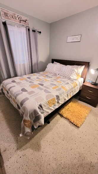 Building Photo - 2301 Juanita Ave