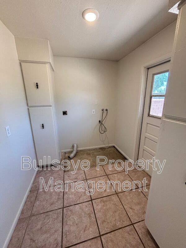 Building Photo - 5322 W Caron St