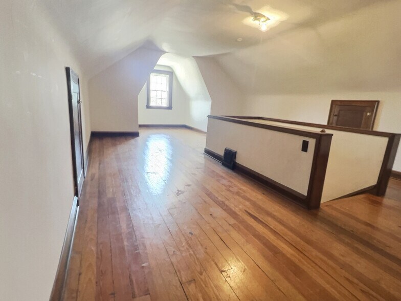 Building Photo - 3161 Goldengate Ave