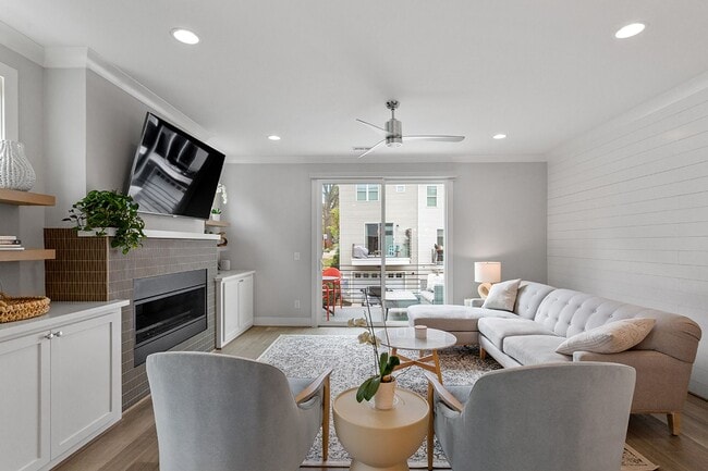 Building Photo - Stunning 3BD, 3.5BA Raleigh Townhome on a ...