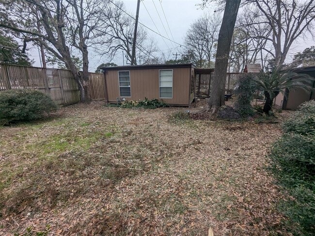 Building Photo - 6441 Sharpview Dr