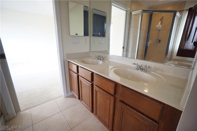 Building Photo - 9774 Roundstone Cir
