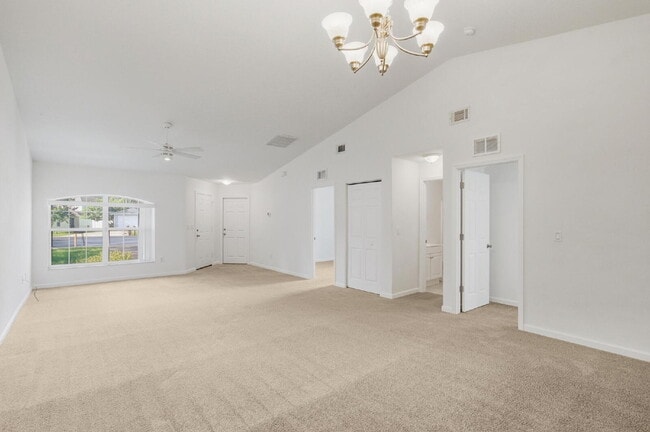 Building Photo - Quiet Cul De Sac location