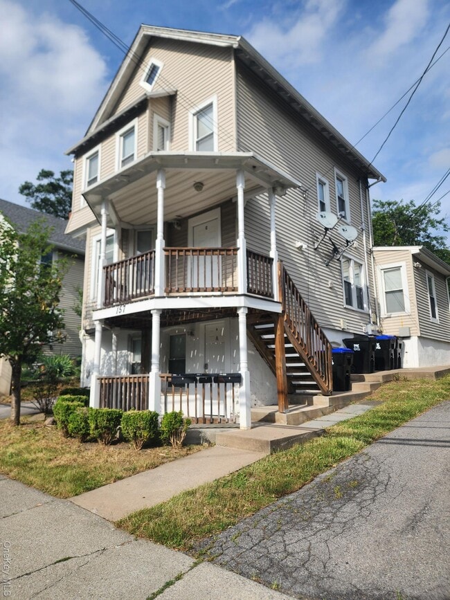 Building Photo - 157 N Clinton St