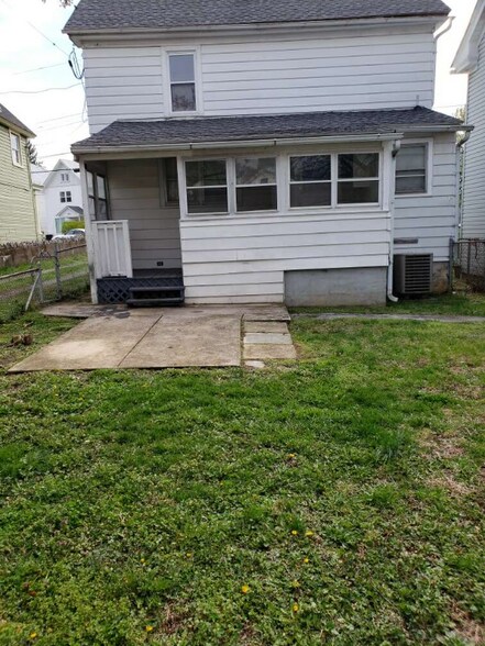 Building Photo - 427 Porter Ave