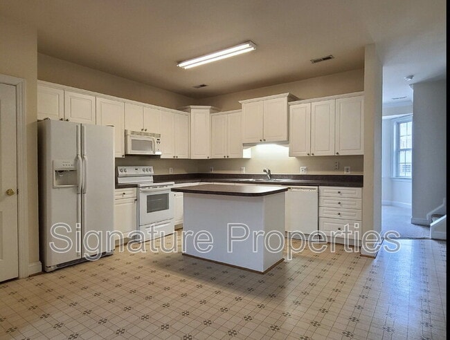 Building Photo - 209 Shaw Ct