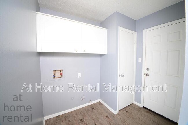 Building Photo - 4716 S Fulton Pl