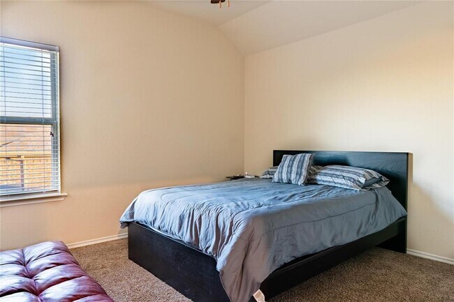 Building Photo - 333 Allerton Mews