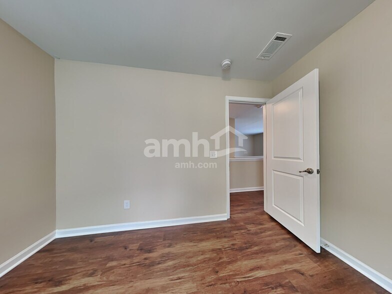 Building Photo - 136 Hamilton Ct