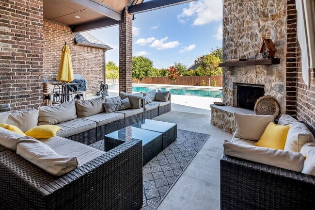 Building Photo - Stunning 4-3.5-3 Oasis with Pool in Prime Keller Location – Fully Furnished - Short Terms Conside...