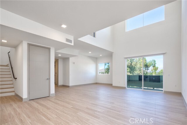 Building Photo - 6800 Variel Ave