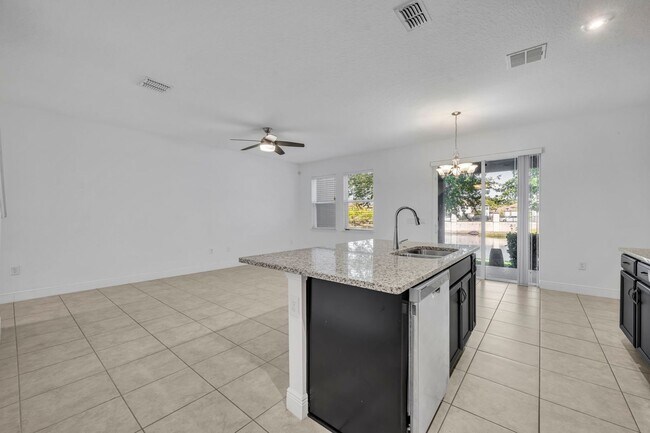 Building Photo - 1351 Merrydale Wy