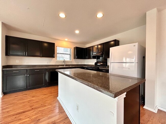 Building Photo - 2417 McCook Dr