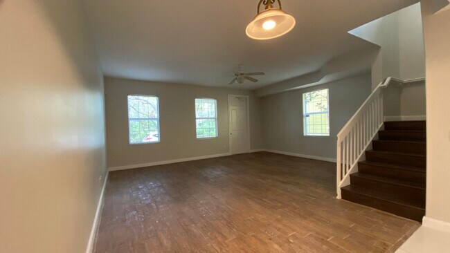 Building Photo - 3200 W Community Dr