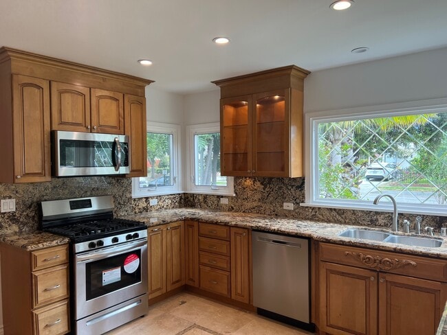 Building Photo - 1744 Stanton Ave