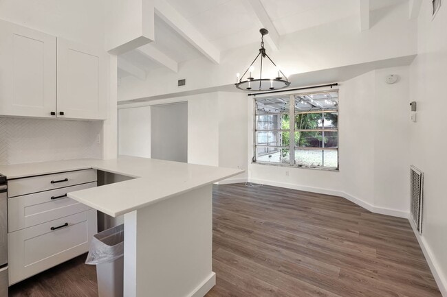 Building Photo - 3BR Pet-Friendly Rental w/ Large Fenced Backyard & Screened-in Lanai