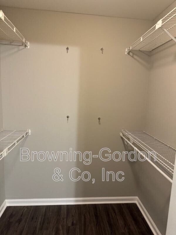 Building Photo - 215 Hillsboro Pl