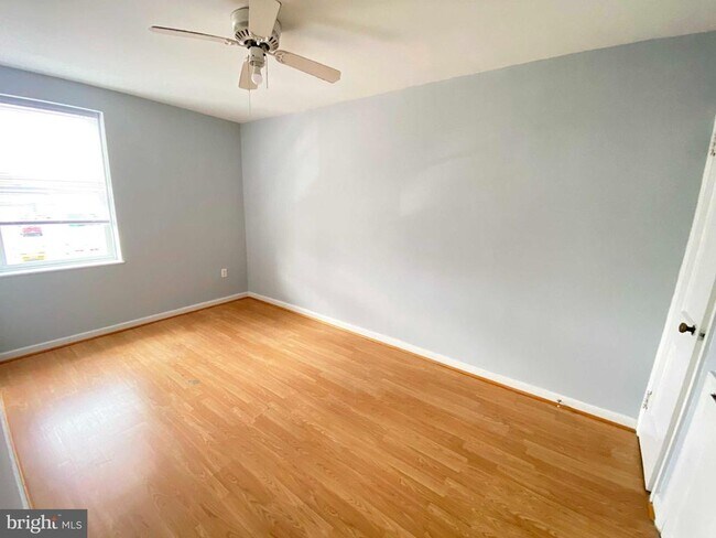 Building Photo - 6330 Leonard St