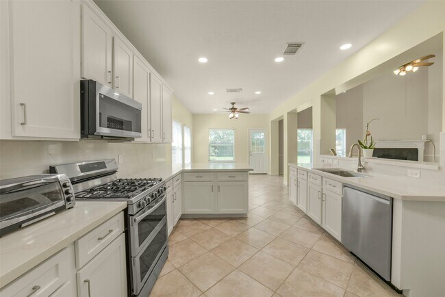 Building Photo - 2414 Falcon Knoll Ln