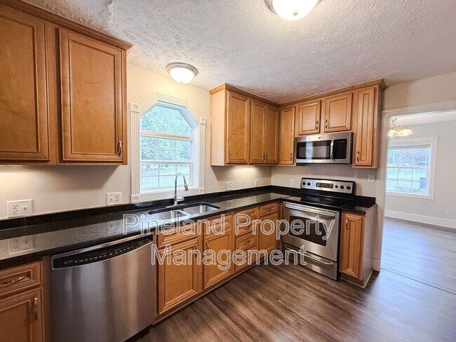 Building Photo - 5300 Walnut Dr