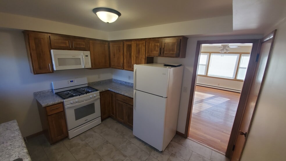 Building Photo - 902 S Brooks St