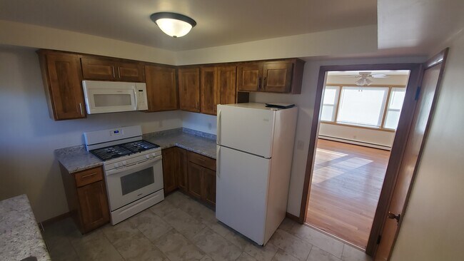 Building Photo - 902 S Brooks St