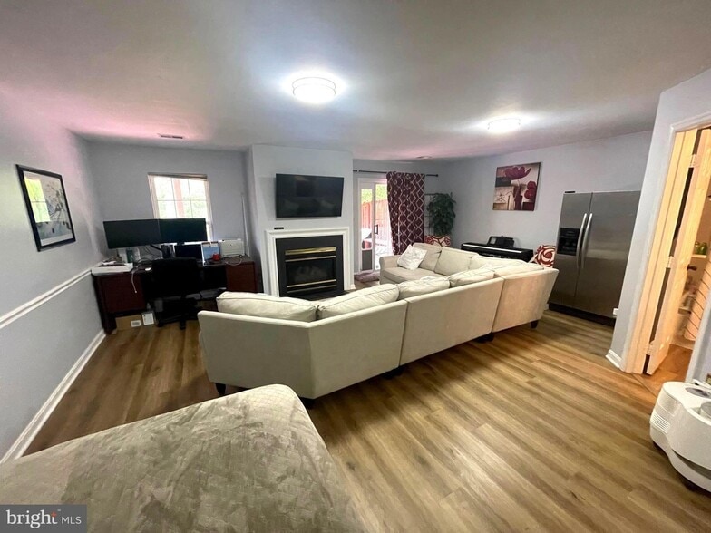 Building Photo - 47402 Darkhollow Falls Ter