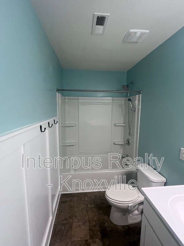 Building Photo - 5469 Calvert Ln
