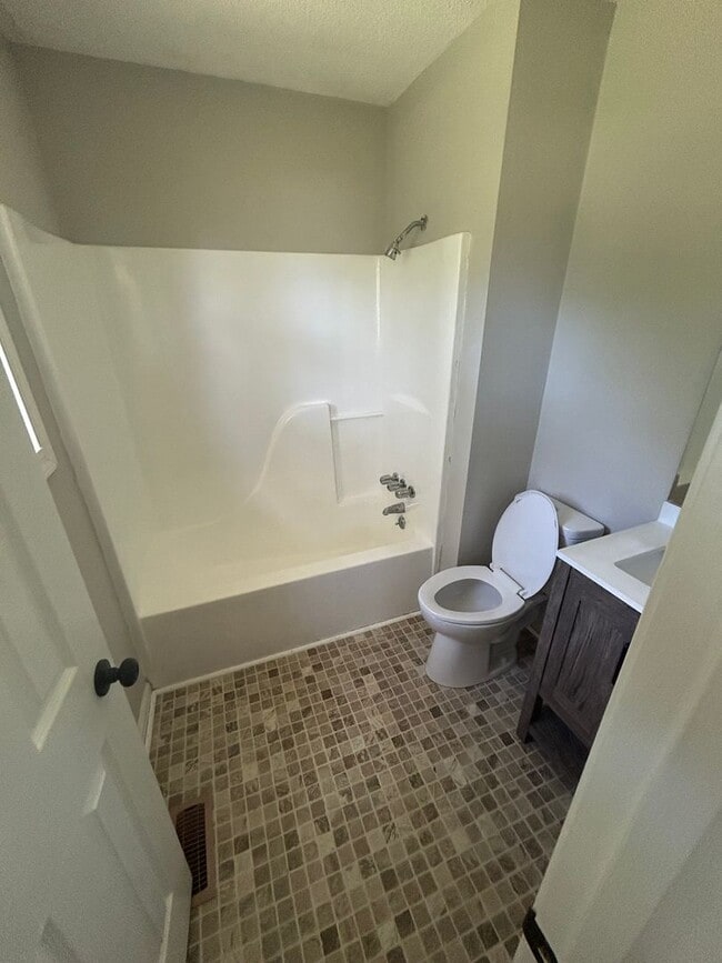 Building Photo - 111 Stall St