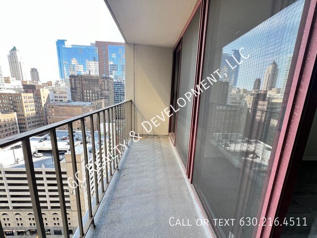 Building Photo - ***CHICAGO LOOP - 1 BDRM CONDO / FULL AMEN...